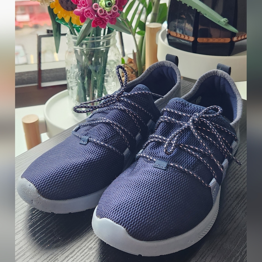 Keds Tennis Shoes (7.5)